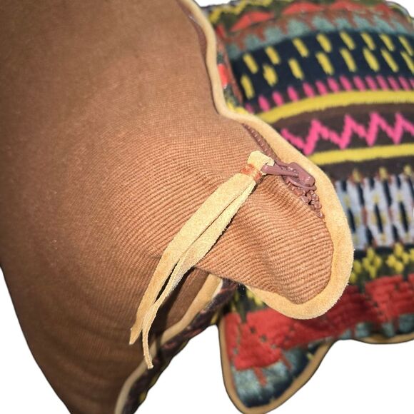 Anthropologie Francesco Set of 2 Multicolored Embroidered Pillows 20"X14"X6" - Picture 4 of 11